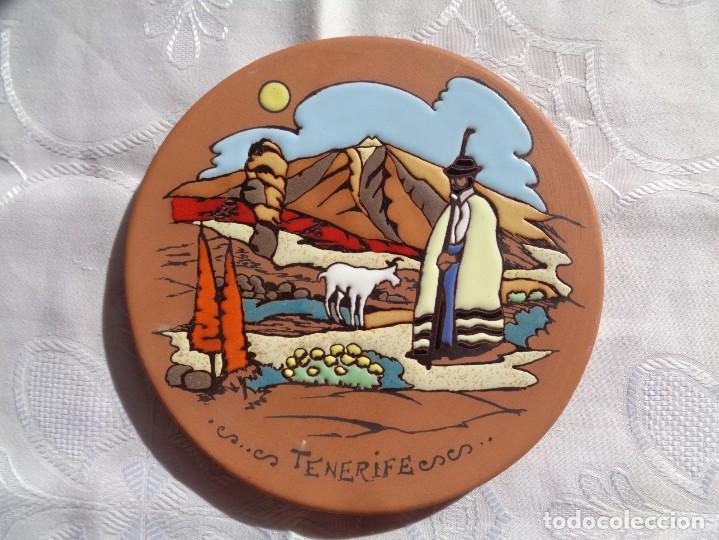 Vintage: PLATO DE CER&Aacute;MICA DE TENERIFE. 17 Cm.