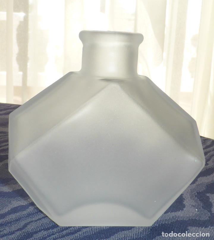 Vintage: Vidrio de San Gimignano (Toscana). Botella prisma romboidal trasl&uacute;cido.