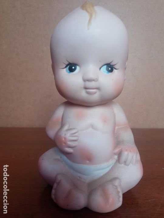 Vintage: Antigua figura de bebe con pa&ntilde;ales de ceramica- bote para polvos talcos