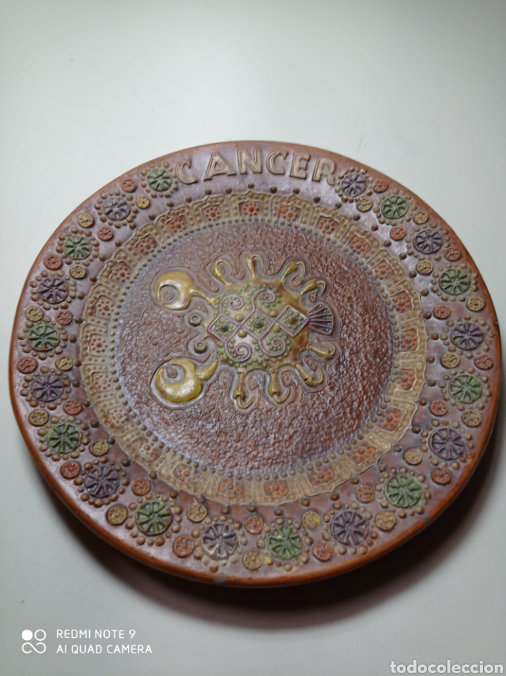 Vintage: Bonito plato de cer&aacute;mica hecho a mano. Cer&aacute;mica del convento Aracena. Hor&oacute;scopo C&aacute;ncer.
