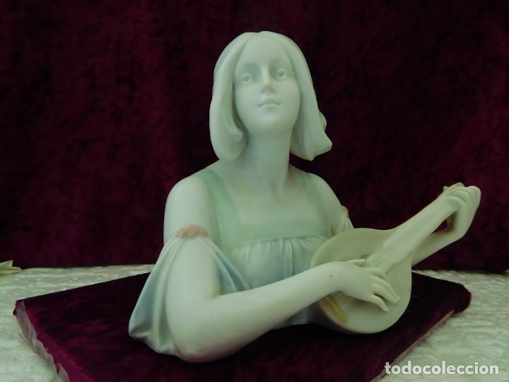Vintage: BUSTO SE&Ntilde;ORITA DE PORCELANA TOCANDO INSTRUMENTO MUSICAL, NUMERADA 1285/445. MEDIDAS 20X12CM