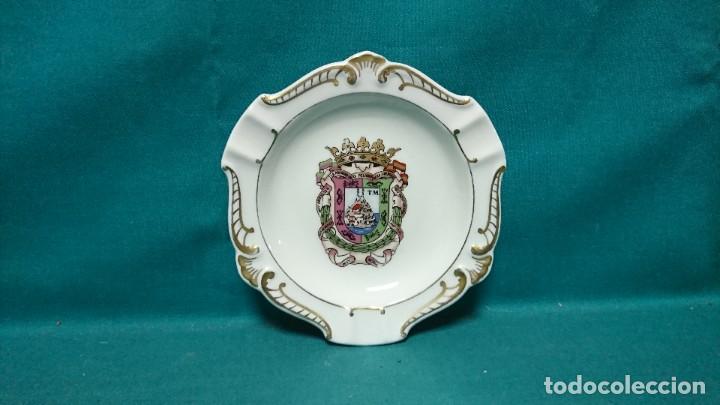 Vintage: CENICERO PORCELANA ESCUDO DE M&Aacute;LAGA