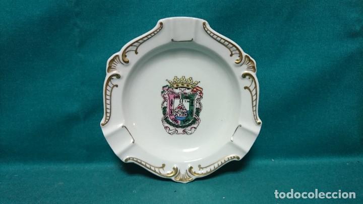 Vintage: CENICERO PORCELANA ESCUDO DE M&Aacute;LAGA