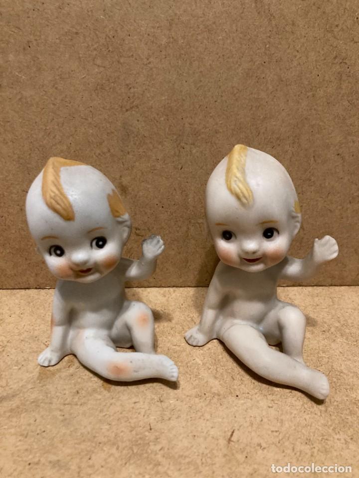 Vintage: Pareja de Kewpies de biscuit - Foto 2