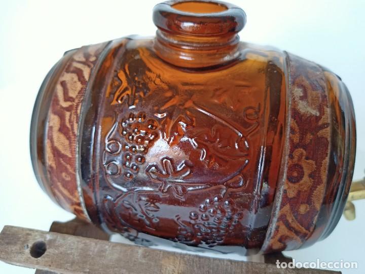 Vintage: Barril de cristal con base de madera - Foto 2