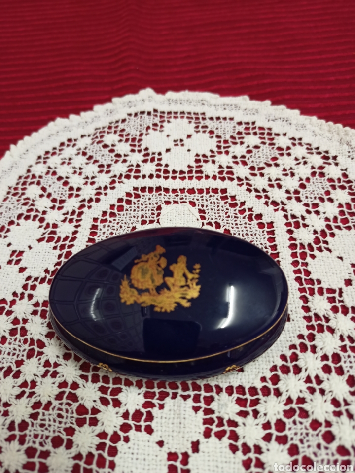 Vintage: Muy linda cajita de porcelana de Limoges France.