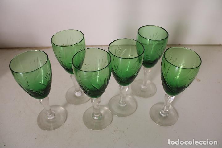 Vintage: 6 copas de cristal verde - Foto 3