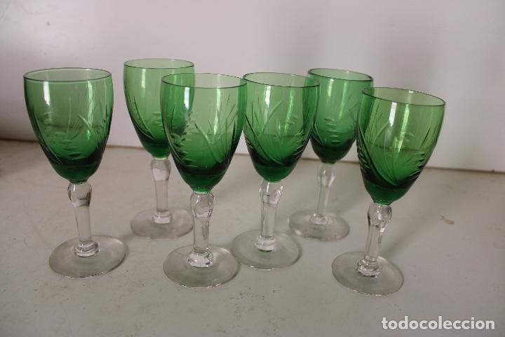 Vintage: 6 copas de cristal verde - Foto 4