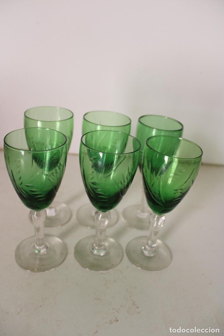 Vintage: 6 copas de cristal verde - Foto 5