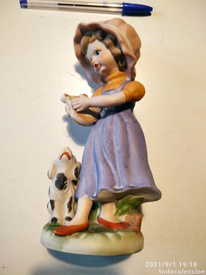 Vintage: Figura cer&aacute;mica ni&ntilde;a arpa perro