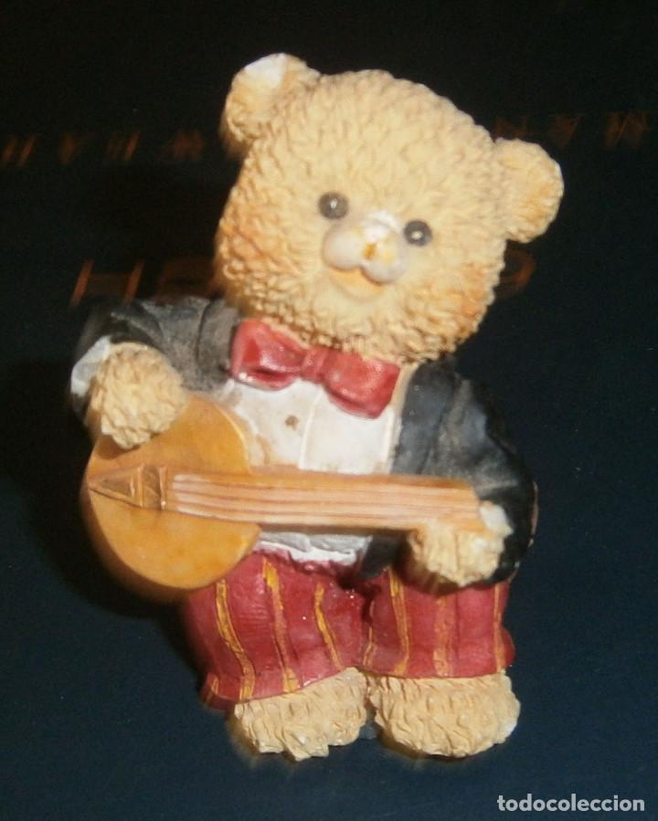 Vintage: osito de ceramica musico 6 cms alto