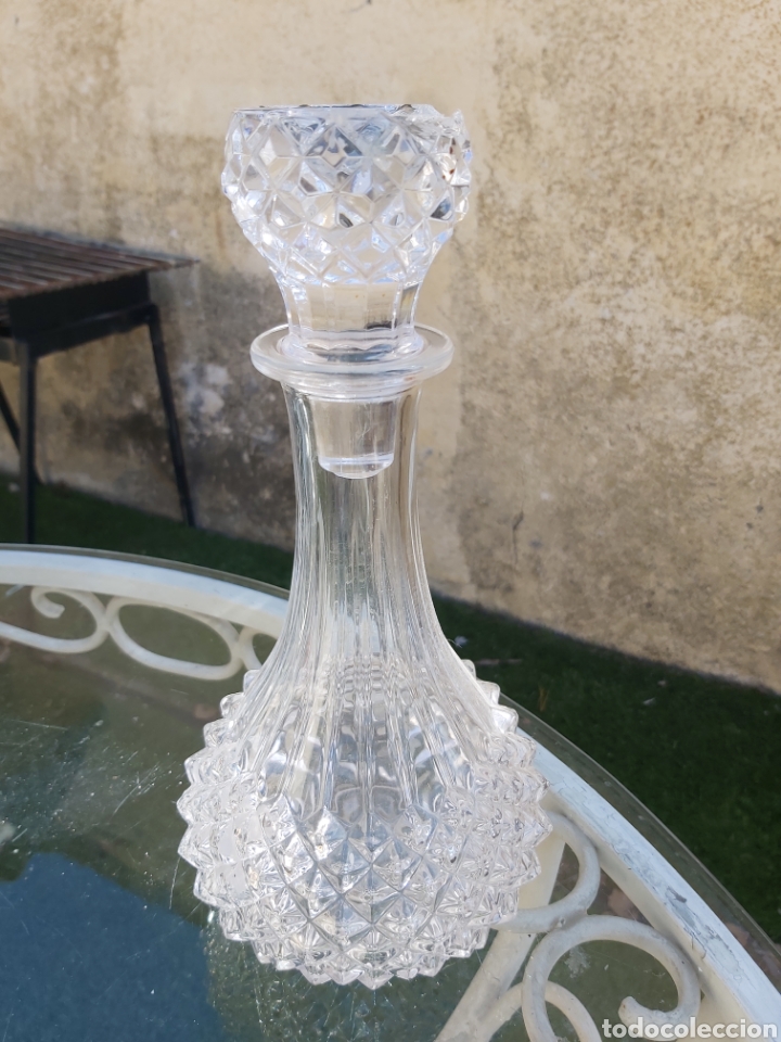 Vintage: Botella en cristal tallado. - Foto 1