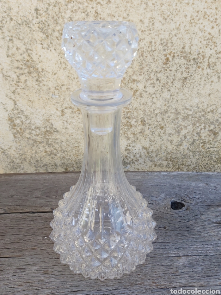 Vintage: Botella en cristal tallado. - Foto 3