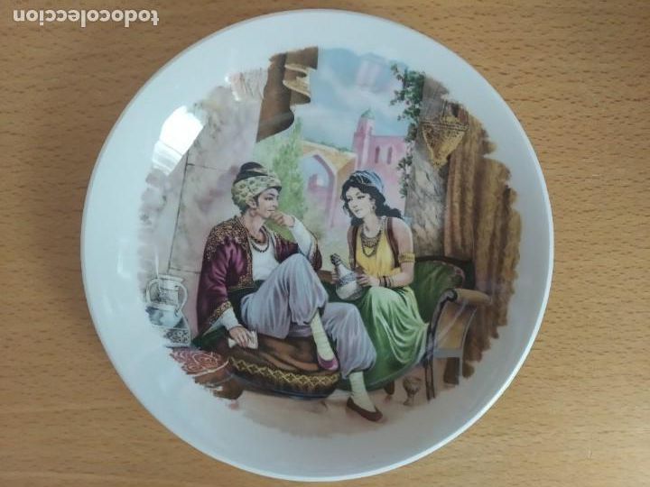 Vintage: PLATO DECORATIVO DE PORCELANA