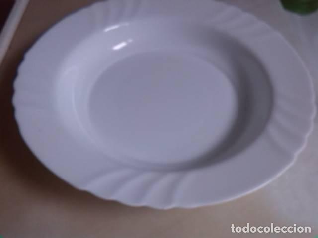 Vintage: Fuente de porcelana blanca estilo espa&ntilde;ola. Medida di&aacute;metro: 32 cm. Made in Spain