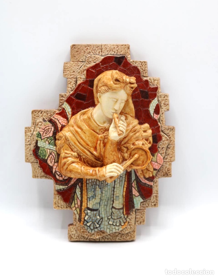 Vintage: Figura de cer&aacute;mica MUSA del Palau de la M&uacute;sica catalana 1996. Arquitecte Llu&iacute;s Domenech i Montaner