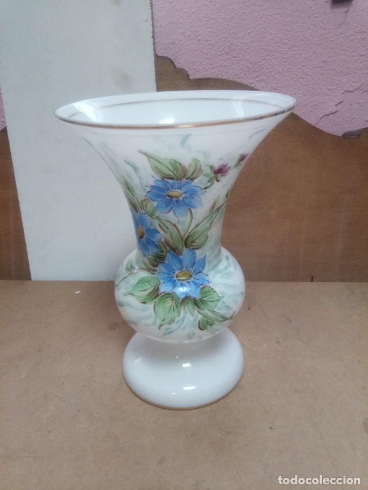 Vintage: Florero de opalina - Foto 1