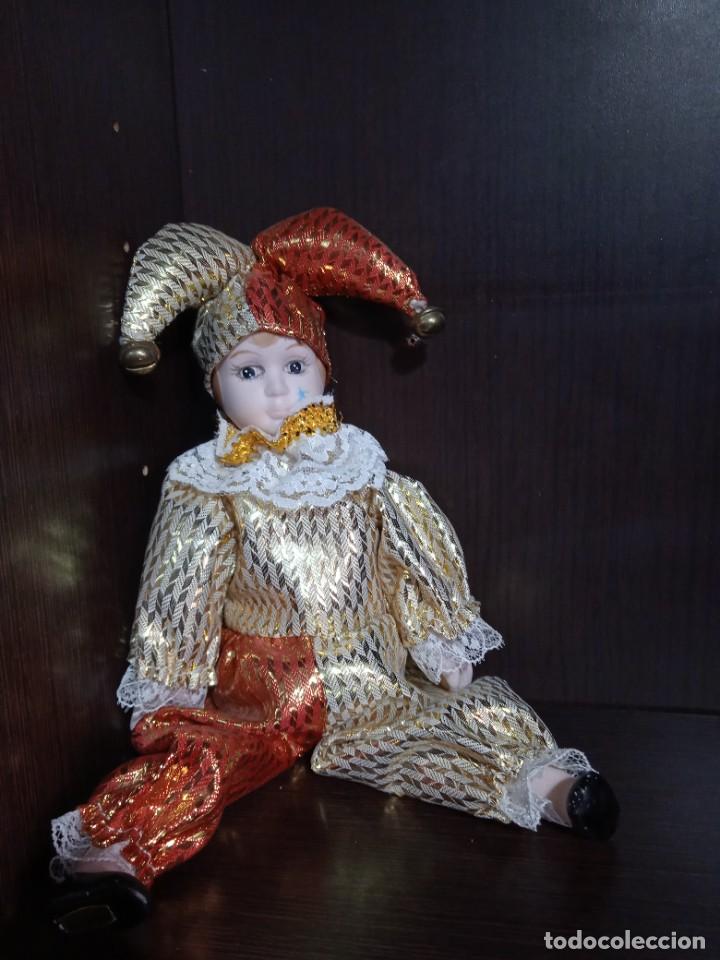Vintage: Bonito arlequ&iacute;n de porcelana antigua