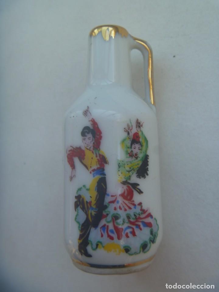 Vintage: PEQUE&Ntilde;A Y ANTIGUA JARRITA DE CERAMICA RECUERDO DE ZAHARA DE LOS ATUNES