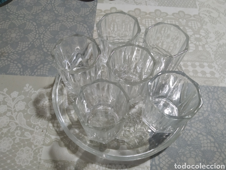 Vintage: Bandeja con vasos chupito - Foto 1