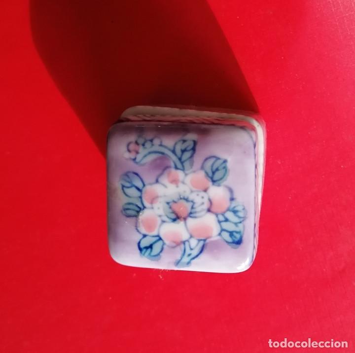 Vintage: Cajita de Porcelana pintada a mano V.M.