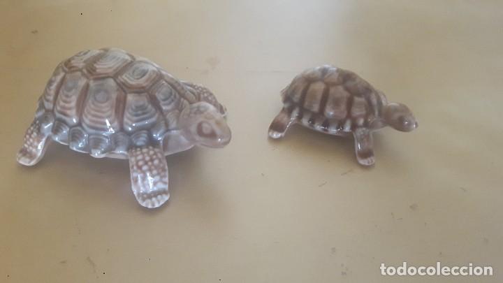 Vintage: Pareja de tortugas de porcelana inglesa Wade. Pair of Wade English Porcelain Tortoises