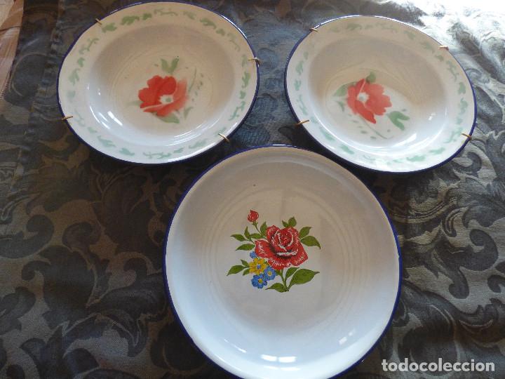 Vintage: Plato de hojalata. - Foto 1