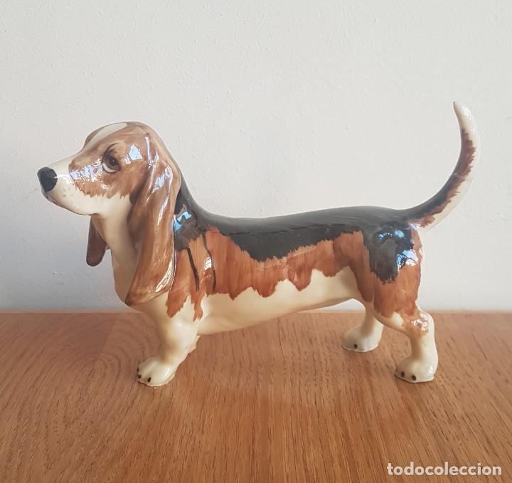 Vintage: FIGURA DE PERRO BASSEL HOUND - Foto 1