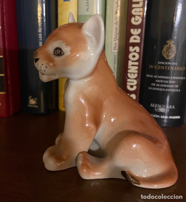 Vintage: Figura vintage porcelana cachorro le&oacute;n