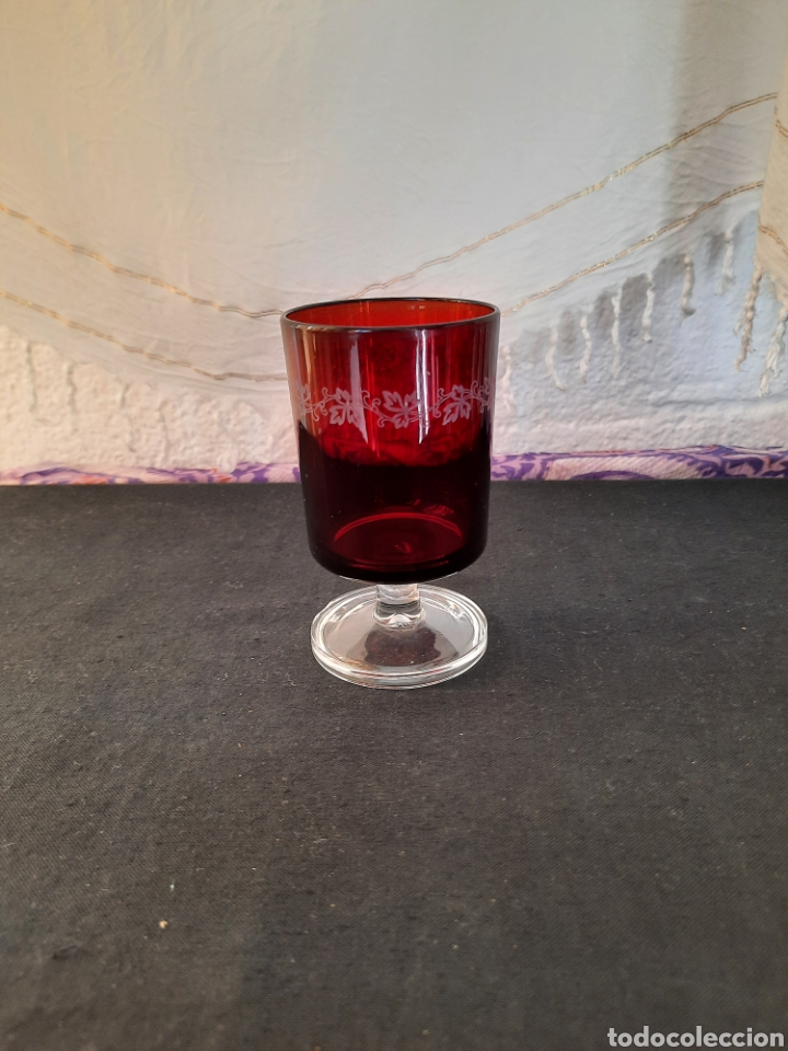 Vintage: Vaso para agua luminarc France cristal rub&iacute; con greca.