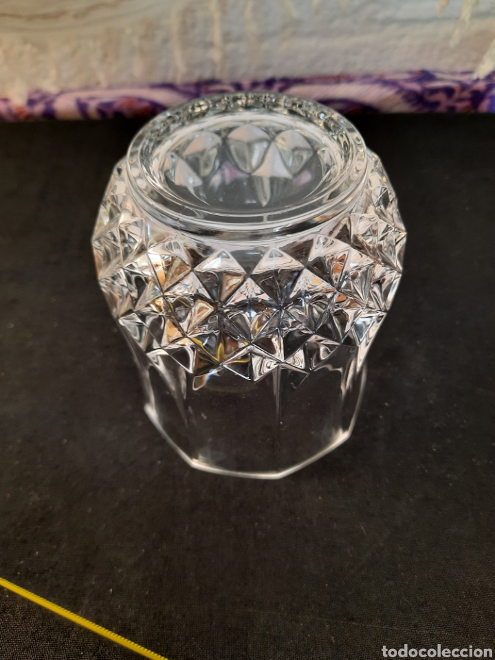 Vintage: Vaso de cristal tallado grueso.