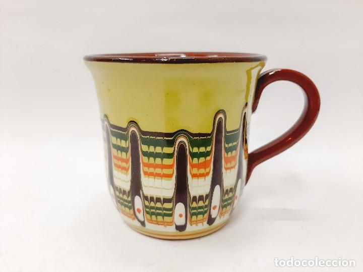 Vintage: Taza de cer&aacute;mica b&uacute;lgara vintage pintada a mano