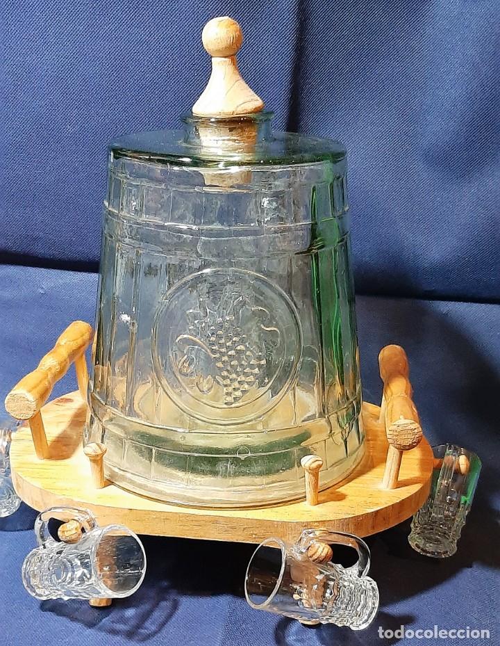 Vintage: Barril de cristal con jarritas - Foto 5