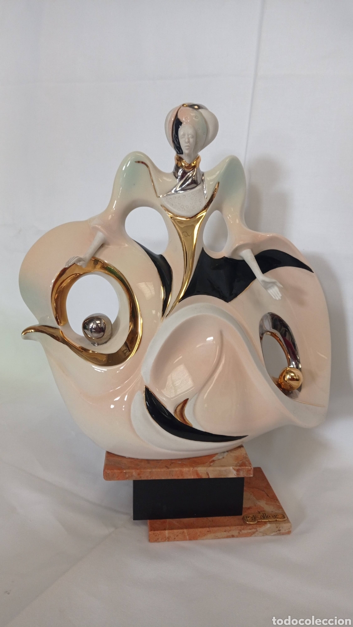 Vintage: Figura de porcelana de la firma Galos.