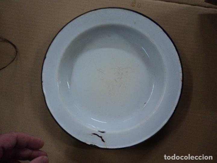 Vintage: plato metal recubierto de cer&aacute;mica- usado para adorno