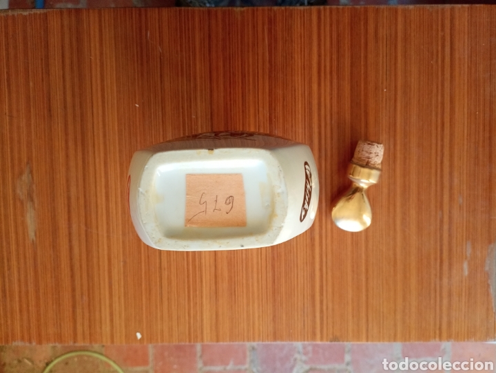 Vintage: Botella wiskey decoraci&oacute;n porcelana numerada pintada motivos caballos Inglaterra