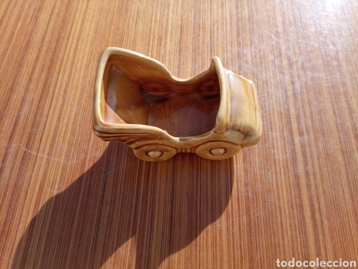 Vintage: Coche carrito porcelana figura miniatura decoraci&oacute;n 5 cm