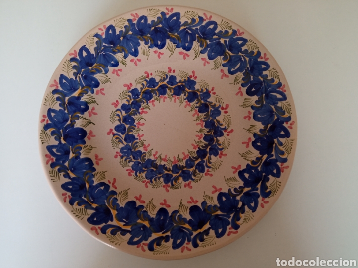 Vintage: Plato para colgar de porcelana pintada a mano.