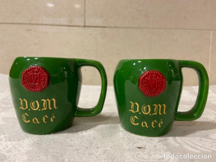Vintage: C-37. Dos tazas de cer&aacute;mica Publicidad D.O.M. Caf&eacute; Benedictine. Sipa France. A&ntilde;os 70.