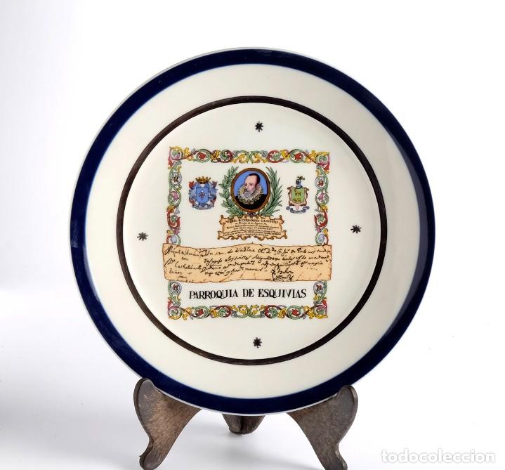Vintage: Plato de porcelana con motivo Cervantes. Parroquia de Esquivas