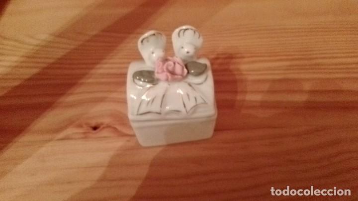 Vintage: Peque&ntilde;a caja de ceramica