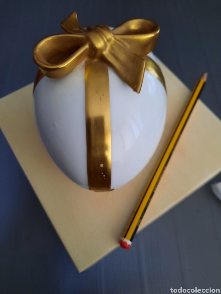Vintage: Caja de porcelana con forma de huevo de Pascua.