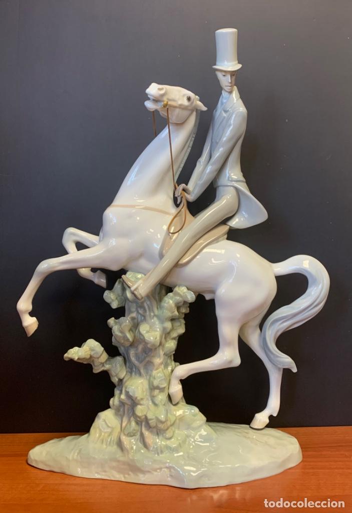 Vintage: Figura de porcelana Lladr&oacute;