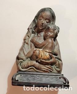 Vintage: Escultura en barro de Virgen con ni&ntilde;o.