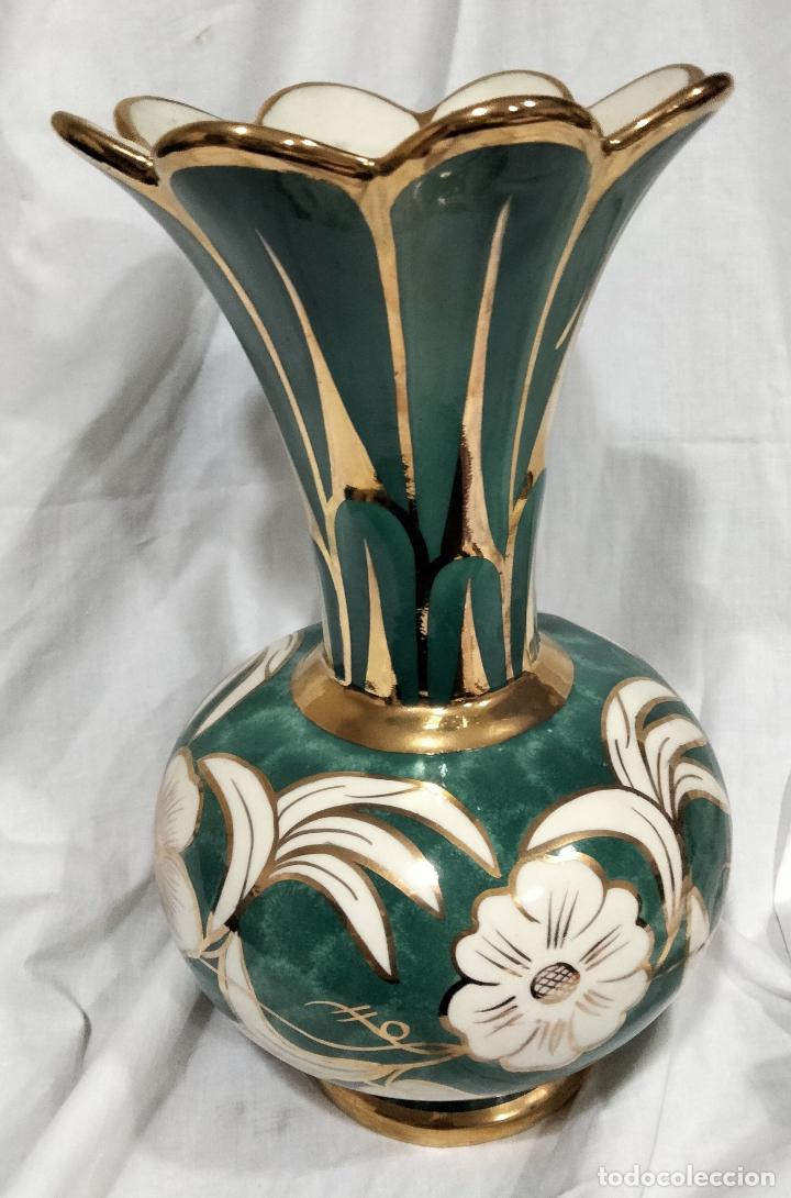Vintage: Jarr&oacute;n de Porcelana. Flores y Dorados.