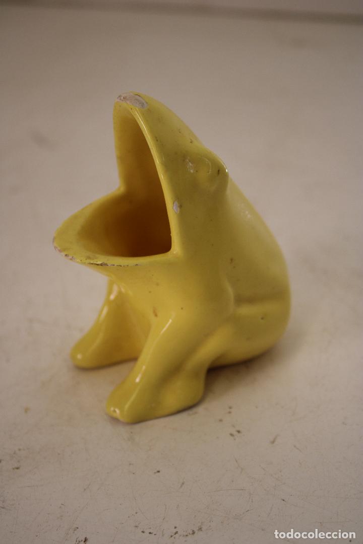 Vintage: palillero rana amarilla de ceramica