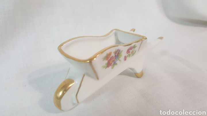 Vintage: PEQUE&Ntilde;A CARRERILLA FLOREADA DE POECELANA PUCHADES