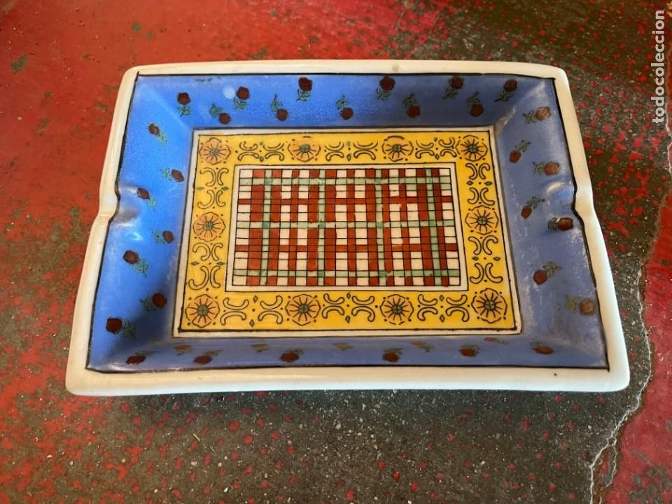 Vintage: CENICERO DE BONITO DISE&Ntilde;O EN AZUL Y AMARILLO.