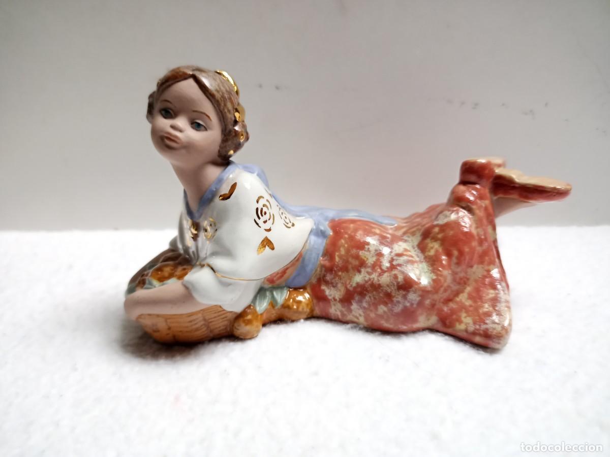 Vintage: Figura de fallera en porcelana policromada