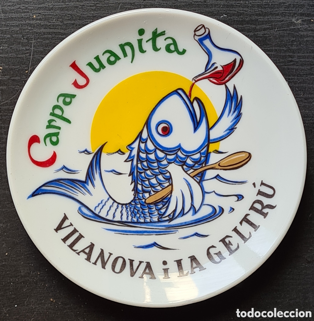 Vintage: Plato Carpa Juanita que Come en Palillo y Bebe en Porr&oacute;n Vilanova i la Geltr&uacute; - Decoraci&oacute;n Porcelana